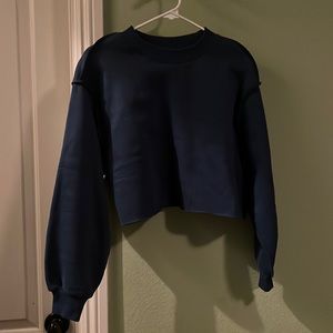 Amaziyu Cropped Crew Neck (S)